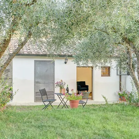 Apartment Postcard From Italy Cortona